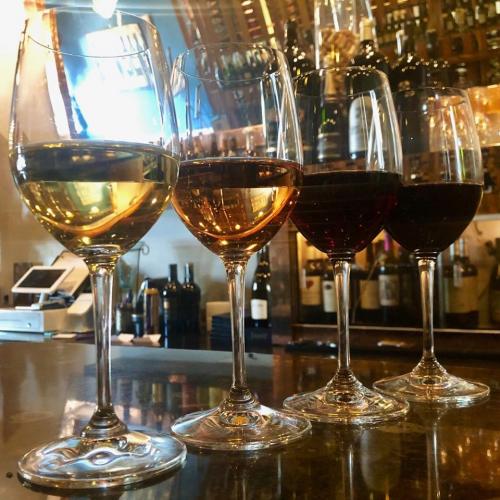 Image of wine tasting at Wine661